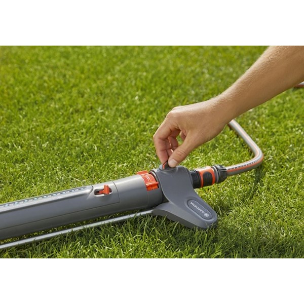 Gardena Swing Sprinkler AQUAZOOM M – Oszillierender Rasensprenger Für 9–250 M²